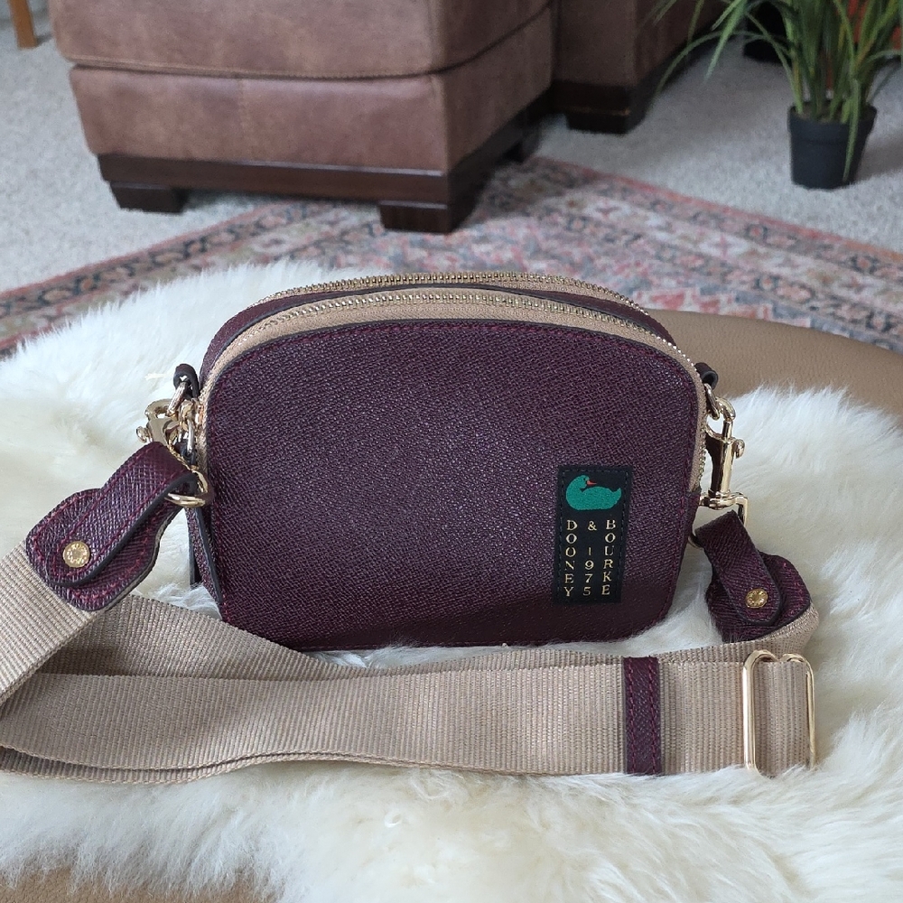 Gorgeous Dooney & Bourke Alpine Ambler 20 Grape Crossbody Bag 💜🎁